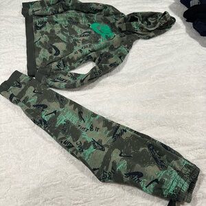 Nike boys size large hoodie and jogger set
